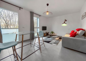 Studio Lumineux Avec Balcon